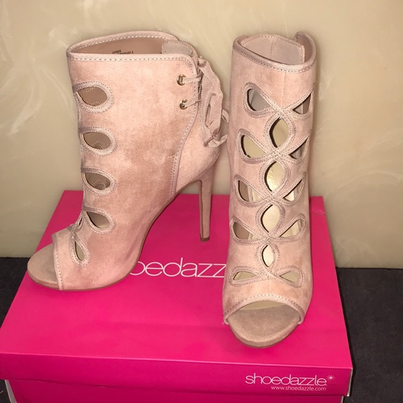 NIB Faux suede blush high heels, - Picture 2 of 2